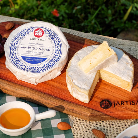 artisan thai cheese by thai cheesemaker from chiangmai use thai milk